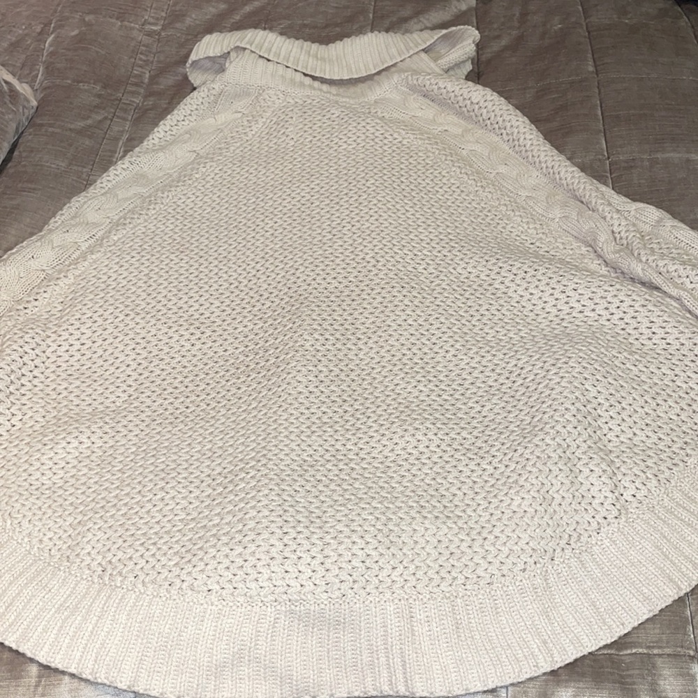 UGG Cream Sweater Cape Buttondown Poncho - Picture 12 of 13